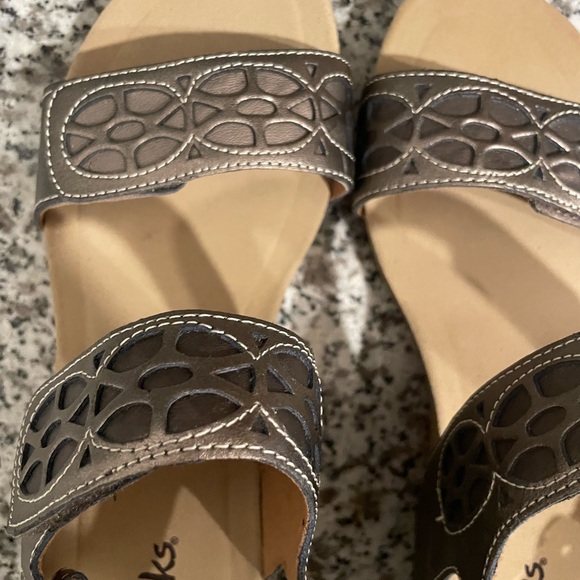 Clarks Bronze Wedge Sandals - Picture 4 of 11